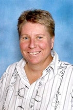 Building and destroying reputation through words