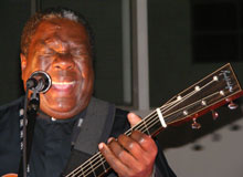 Ard Matthews and friends performs for MyLifE