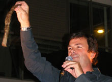 Ard Matthews and friends performs for MyLifE