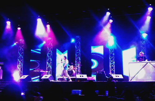 Afrikaans rapper Jack Parow entertaining the 2011 Vodacom Journalist of the Year Award gala dinner. Pic: Simone Puterman.