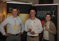 (L-R): Finals Judge Kent Scheermeyer, Joakim Hansi Blackadder and runner-up Wayve Kolevsohn.