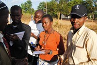 Journalists interviewing a source in one of the field trips
