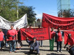 Moeletsi Mbeki: “Young people won’t see the issues of apartheid as the cause of their problems, they will see the ANC (African National Congress) as the cause of their problems." (Image: Sekwanele 2, via Wikimedia Commons)