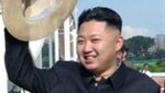 An official North Korean picture proving that Kim Jong-un does indeed not have a piggy snout or piggy ears. (Image: Wikimedia Commons)