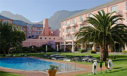 Cape Town's grand old lady - and benchmark for excellence in accommodation, the Mount Nelson. (Image: Geoffrey Hancock, via Wikimedia Commons)