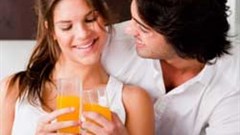 Technology use among young couples can help to improve their relationships. Image: Photostock