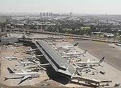 Two runways at OR Tambo were out of action after the lights failed, resulting in some minor flight delays. Image: