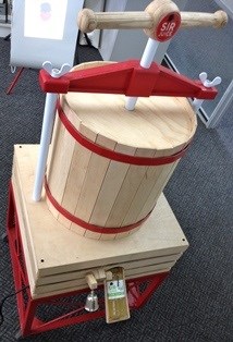 Apple 'press' for new apple juice dispenser