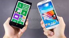 The Lumia 1020 and the Samsung side by side. Image: