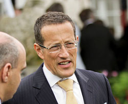 Richard Quest: “When is South Africa going to play the role that it is destined to play on the continent as the regional superpower?” (Image: Wikimedia Commons)