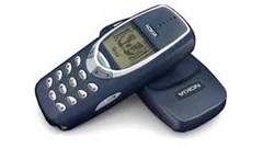 People are paying more than €1,000 for refurbish, simple and old phones in France as users seek simpler technologies. Image: