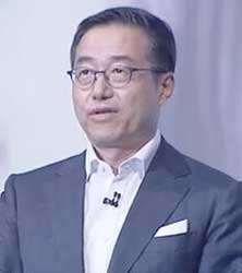 Samsung's D J Lee says the new Tizen operating system provides faster web browsing than the previous Android operating system. Image: