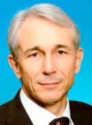 IATA's Tony Tyler says that airline profits are improving but and airline only makes about US$6 per passenger carried. Image: