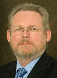 DTI Minister Rob Davies says incentives for the automotive, clothing and textile industries are paying dividends for South Africa's economic growth. Image: GCIS