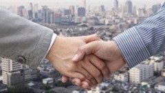 Kenya Airways and Airtel sign MVNO agreement