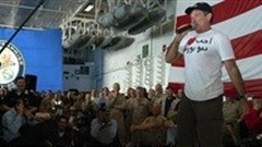 Tributes pour in as Hollywood lionises Robin Williams