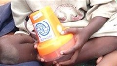 Solar lanterns reach 20K IDPs in Somalia