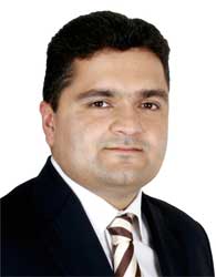 IDC's South Asia General Manager Jaideep Mehta says Samsung needs to create a blockbuster product for the low-end market to maintain its lead in the smartphone sector