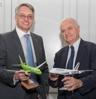 L to R: Erik Venter, Comair CEO and Ettienne Rachou, senior vice president, Alliances, Air France-KLM