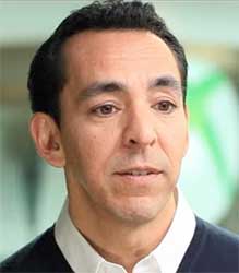 Microsoft's Yusuf Mehdi says prices of the Xbox One without Kinect motion detection will drop to $349 for the festive season in a bid too boost sales as Sony's PS4 to gain market share from gamers. Image: