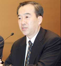 Samsung's Robert Yi confirmed the company's profits dropped by 60% from a year ago as competition from other manufacturers eroded its sales and market share. Image: