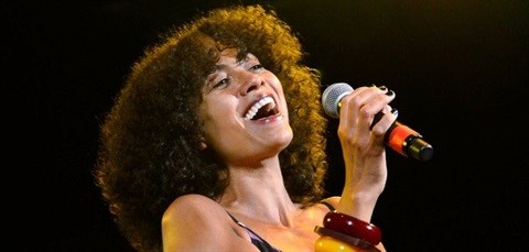 Amel Larrieux