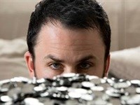 Sanlam to release 'One Rand man' to schools