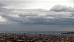 Asian firms challenge Apple with snazzy new smartphones