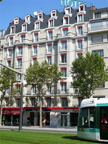 Hotels in the French capital will now be able to reduce their rates. (Image: Public Domain)