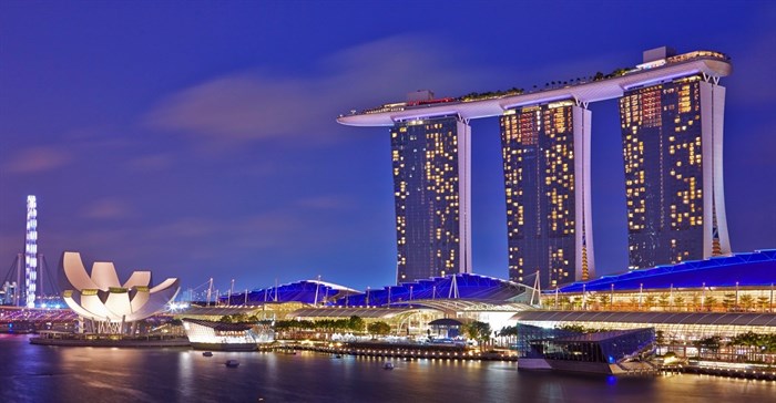 Boeing 787-9 Dreamliner flies to Singapore