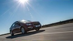 Auto box boosts Cruze appeal