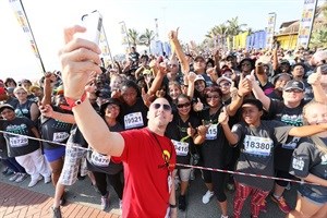 Thousands walk Durban together at the Discovery East Coast Radio Big Walk