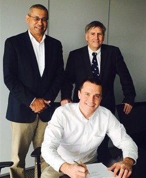 L to R: Lorenzo Davids, Keith Richardson and John McInroy