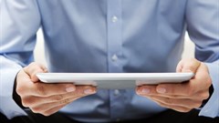 Internet giants race to faster mobile news apps