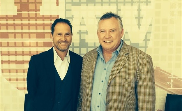 Roberto Baccelli signs the master distributor agreement with Wynand Keller.