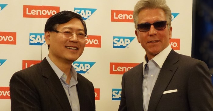 Yang Yuanqing (Lenovo) and Bill McDermott (SAP SE)