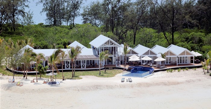 Thanda Island - Villa Outside