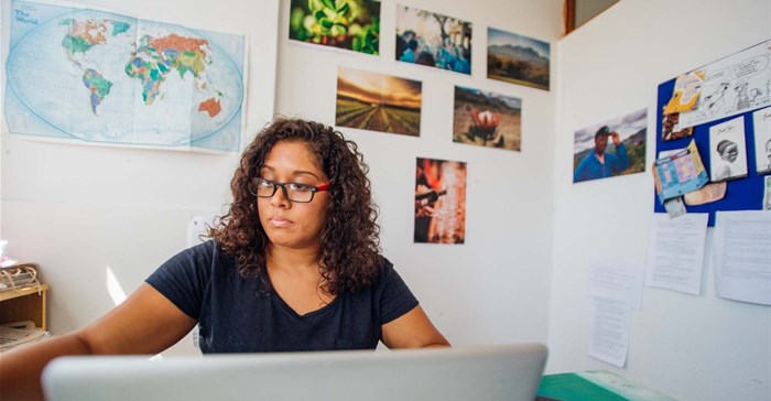 Lynsay Sampson - Photograph by Lindsey Appolis