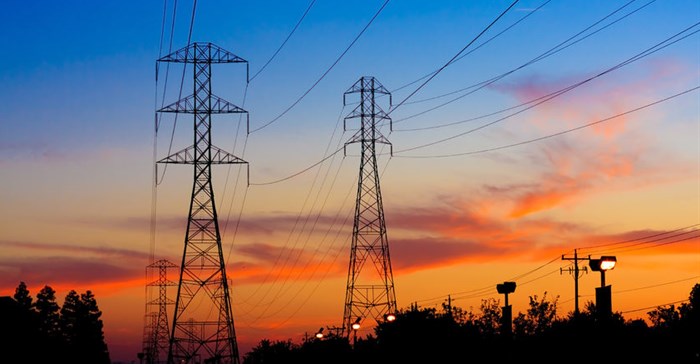 Many Africans live within metres of the national grid, but have no access. © Josemaria Toscano