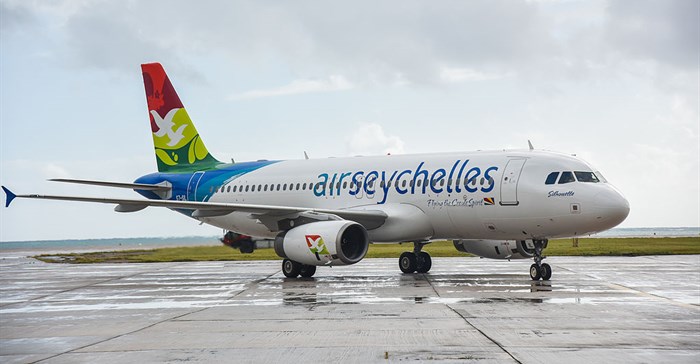 Pvalmont via  - Air Seychelles Airbus A320-200, Isle of Silhouette