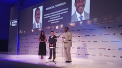 Kandeh Yamkella receives his Lifetime Achievement Award