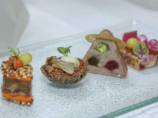 National culinary team unveils bounteous cold table