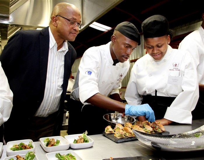 MMC Mahlangu, Ntokozo and Wendy