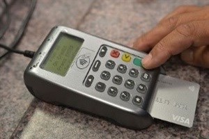 City pilots card payments at vehicle registration centres