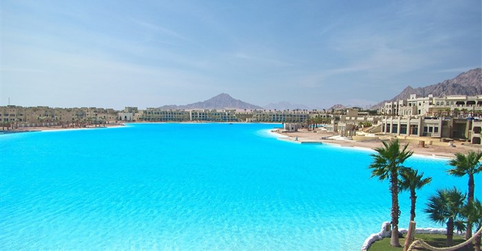 Crystal Lagoons is bringing their azure blue waters to SA