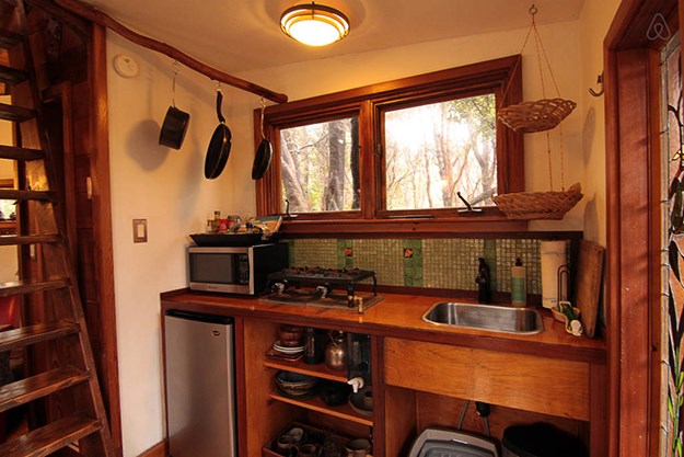 Top 10 honeymoon destinations and listings on Airbnb