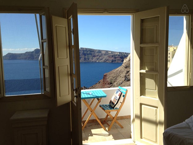 Top 10 honeymoon destinations and listings on Airbnb