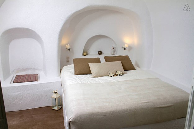 Top 10 honeymoon destinations and listings on Airbnb