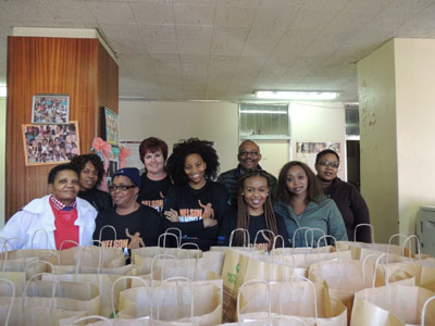 The elderly, chronically ill and destitute at the Tswelopele Frail Care Centre in Hillbrow were thrilled to receive goody bags containing comfy gowns, socks and snacks. They also enjoyed a lunch prepared by volunteer Sappi staff.