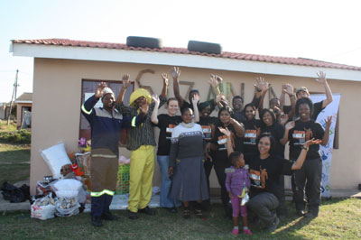 At Sappi’s Saiccor Mill in KwaZulu-Natal, 13 outreach projects were undertaken by over 300 employees. The projects mainly focused on maintenance work at centres caring for children and the disabled. The mill’s management team also spent time packing food for local crèches, which will receive a monthly supply of packed meals for one year.